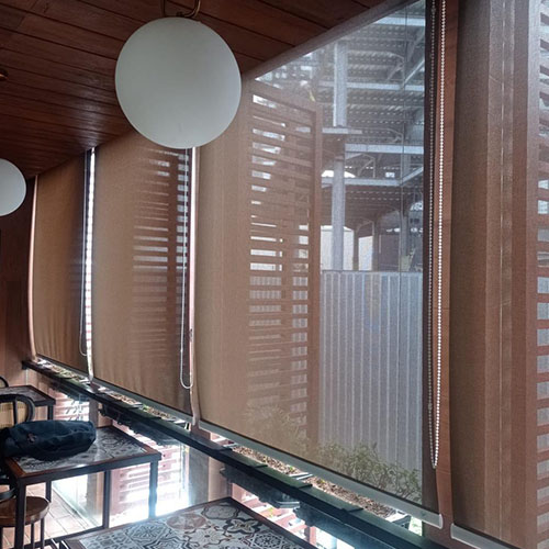 Outdoor blind (2) Outdoor blind (2)