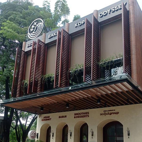 Outdoor blind (3) Outdoor blind (3)